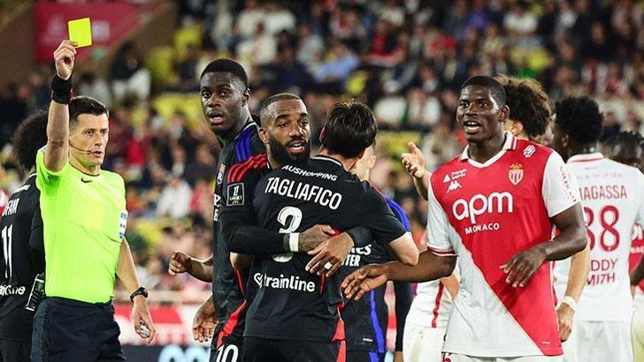 Süper Lig devine bedava Dünya Şampiyonu sol bek!