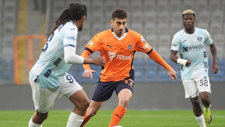 Başakşehir - Adana Demirspor maçından kareler