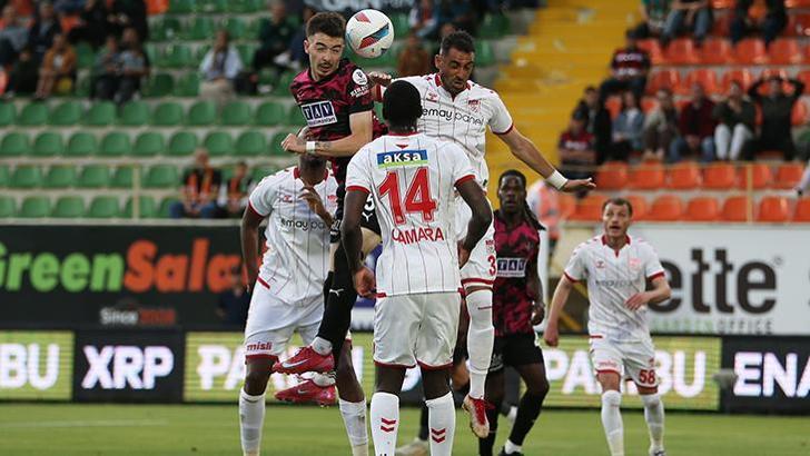 Alanyaspor - Sivasspor maçından kareler
