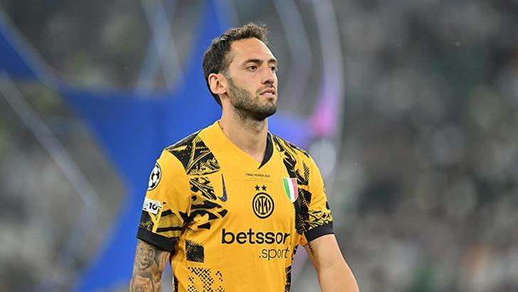 Hakan Çalhanoğlu, Türk futbol tarihine geçti!