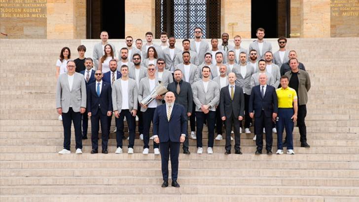 Fenerbahçe Beko kafilesinden Anıtkabir'e ziyaret!