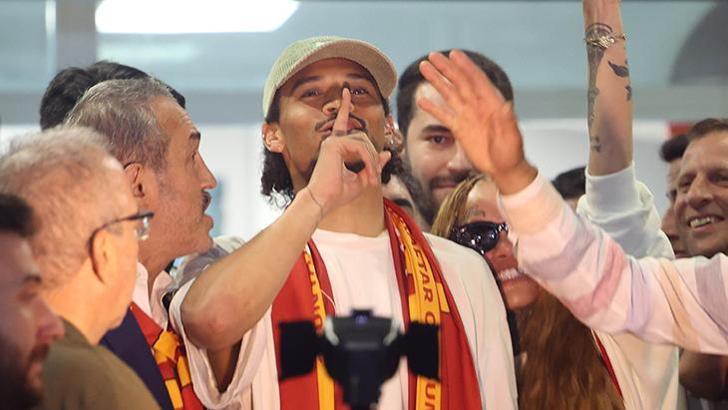 Galatasaray yılın transfer bombasını patlattı! Leroy Sane, İstanbul'a geldi