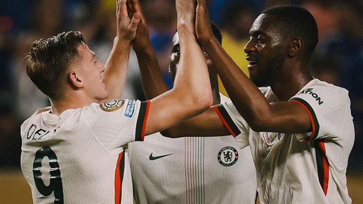 Chelsea 3 puanı 3 golle aldı, grubu ikinci tamamladı