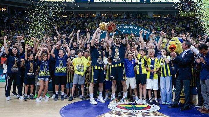 Fenerbahçe Beko'nun şampiyonluk kutlamasından kareler