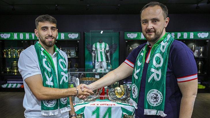 Mücahit İbrahimoğlu'nun imza töreninden kareler