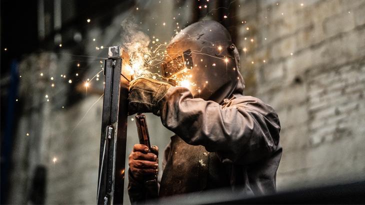 Euro Bölgesi'nde imalat sanayi PMI arttı