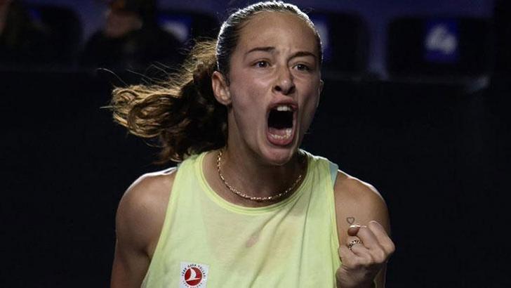 Wimbledon'da Zeynep Sönmez'den tarihi başarı! Tur atladı