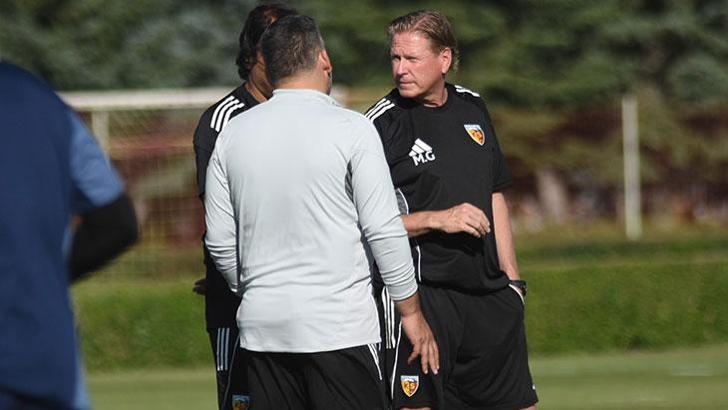 Kayserispor yeni sezon hazırlıklarına başladı! Markus Gisdol'dan transfer yanıtı