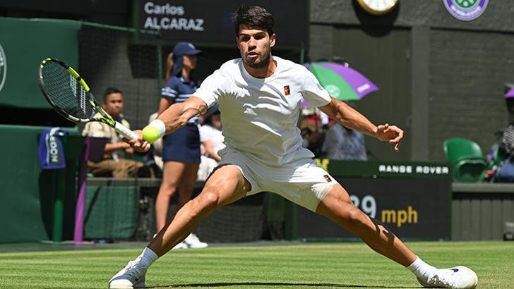 Carlos Alcaraz, Wimbledon'da finale adını yazdırdı!