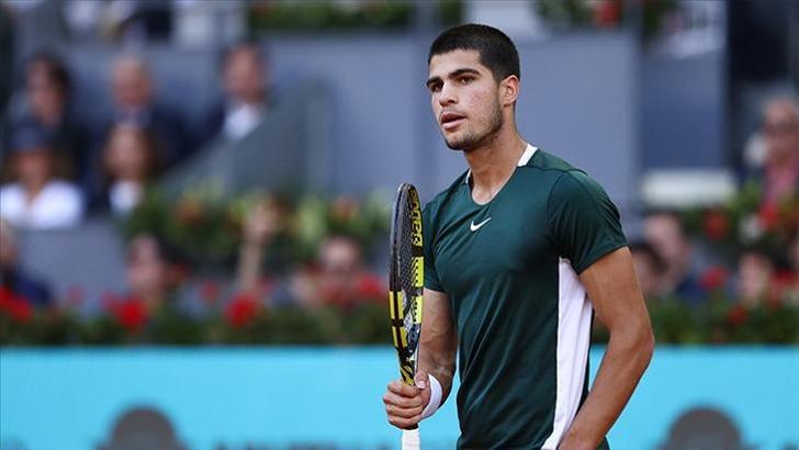 Wimbledon'da Alcaraz üst üste 3. şampiyonluk peşinde