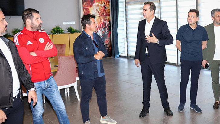 Antalyaspor'da Emre Belözoğlu ile yolllar ayrıldı