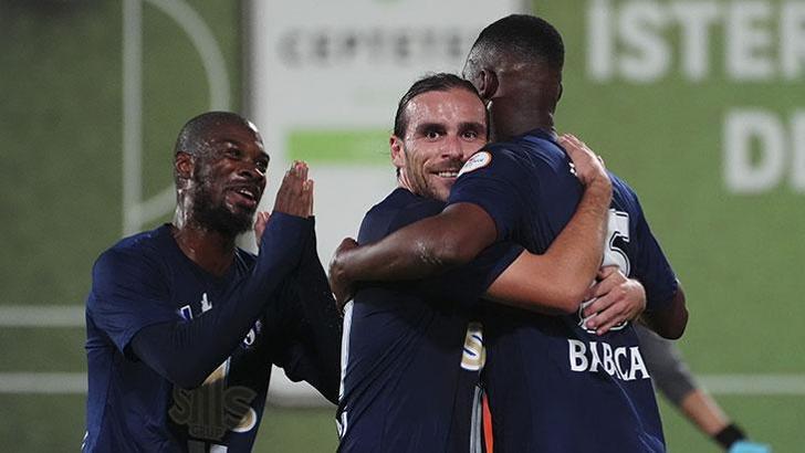 Sarıyer, Ümraniyespor'u 3 golle geçti