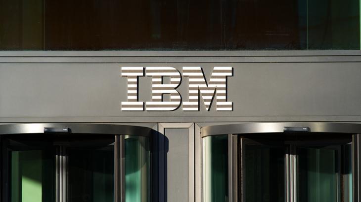 IBM'in geliri üçüncü çeyrekte yükseldi