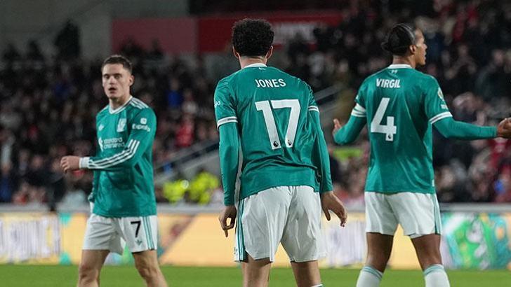 Liverpool tepetaklak! Premier Lig'de galibiyete hasret