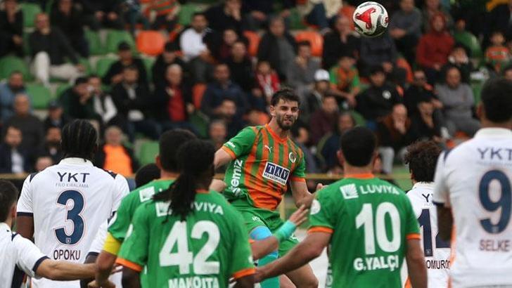 Alanyaspor'dan hakemlere tepki! Sosyal medyadan paylaştılar