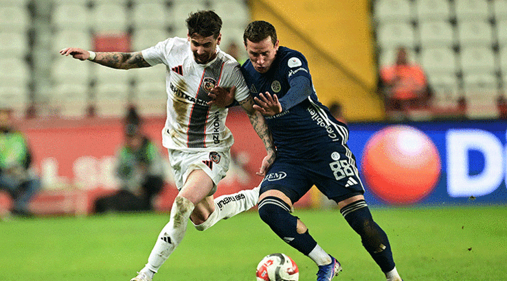 Süper Lig'de Gaziantep FK, Antalyaspor deplasmanında gol yağdırdı, galibiyete uzandı!