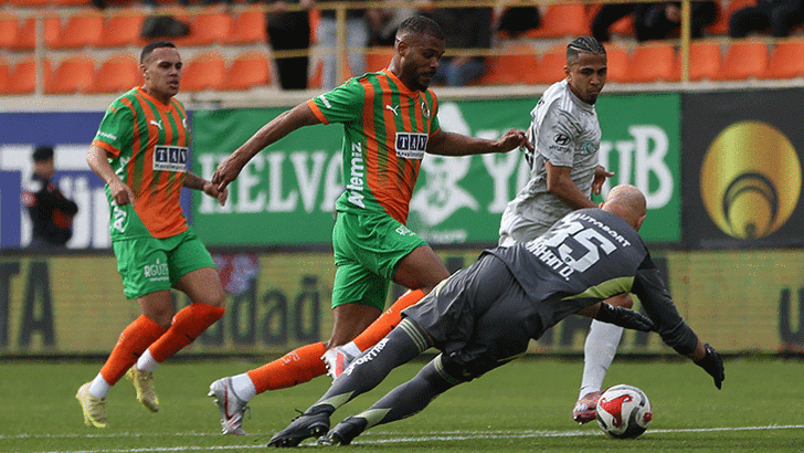 Alanyaspor, Kocaelispor'u farklı mağlup etti: 5-0