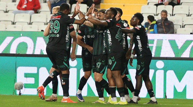 Süper Lig'de Konyaspor, Antalyaspor'u deplasmanda mağlup etti!