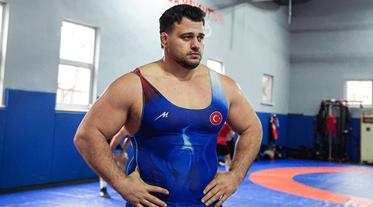 Rıza Kayaalp, 2026 Avrupa Güreş Şampiyonası'nda şampiyonluğa ulaştı, rekoru kırdı!