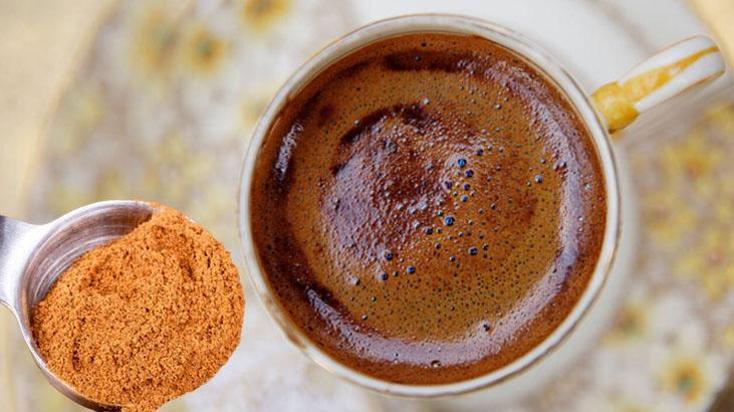 Türk kahvesine kaşığın ucuyla koymak yeterli! İğne ipliğe döndürüyor