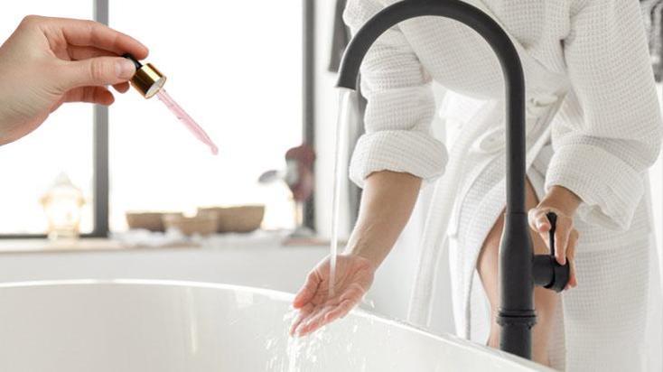 Duş suyuna 1 damla ekleyince spa etkisi yaratıyor! Eve hamamı getirin, faydası çok