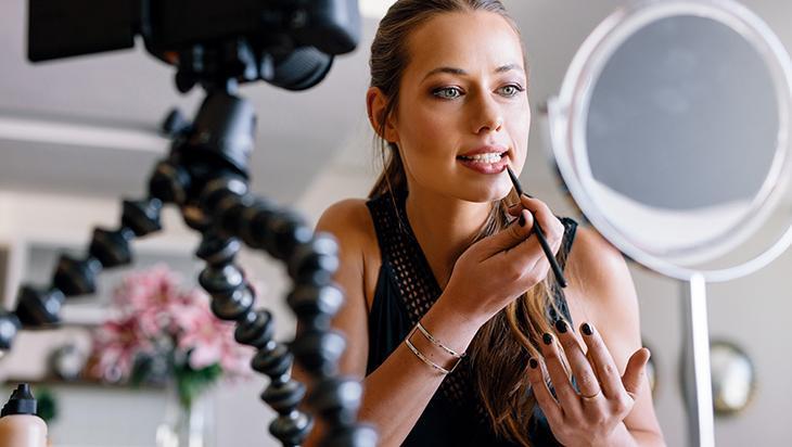 Kendi dudak yağınızı hazırlayın! Yumuşatıp bebek gibi yapan formül