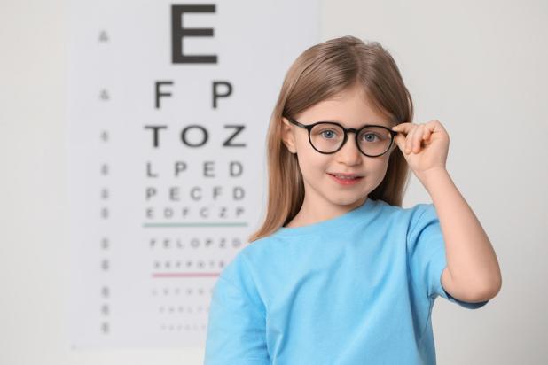 Çocuklarda göz kaşımasına dikkat! ‘Kornea nakline kadar ilerleyebilir’