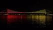 İstanbul'da köprüler sarı-kırmızı renklerle ışıklandırıldı