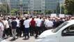 Özel halk otobüsü sahiplerinden İBB binası önünde ödeme protestosu! 'Durma noktasına geldik'
