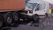 Anadolu Otoyolu'nda kaza! Minibüs, otomobil ile 2 TIR’a çarptı