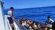 Urla açıklarında 27 düzensiz göçmen yakalandı