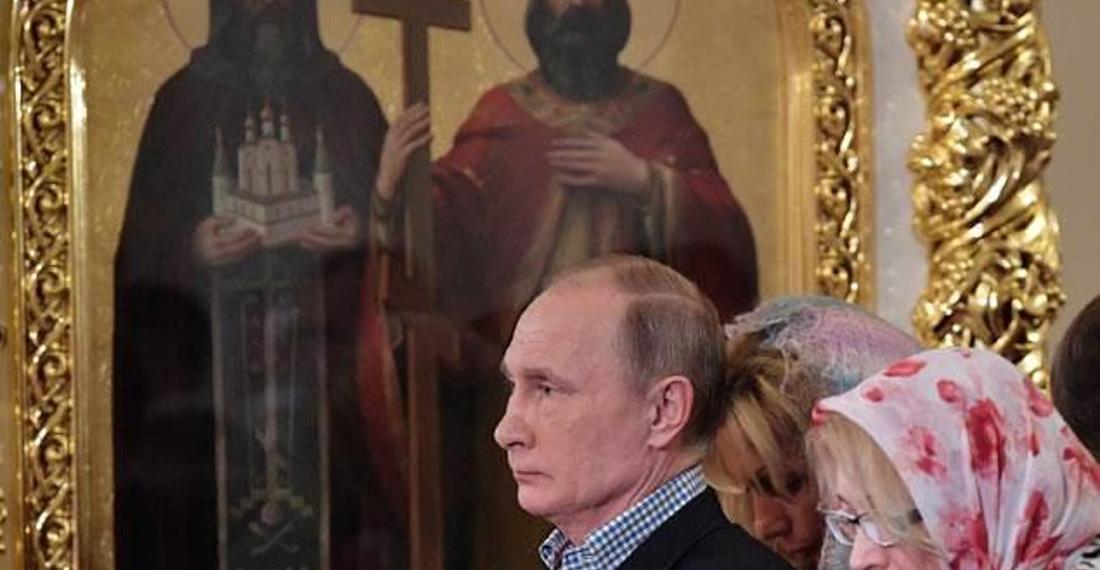 Putin: Komünizm Hristiyanlık gibidir, Lenin de bir azizdir