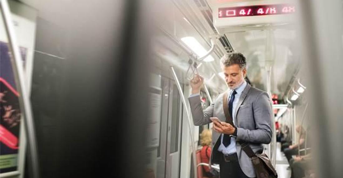 Metrobüste Türkçe konuşmayan insanlara öcü gibi bakmayalım