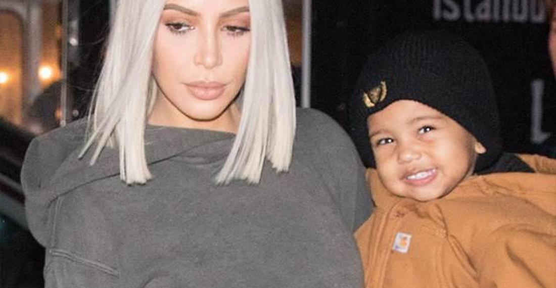 Kim Kardashian'ın anneliğini sorgulamak bize mi kaldı?
