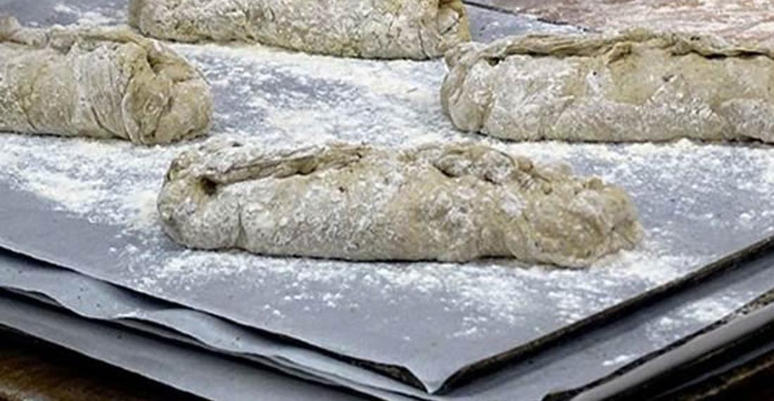 Finlandiya'da böcekli ekmek satışı sonunda başladı