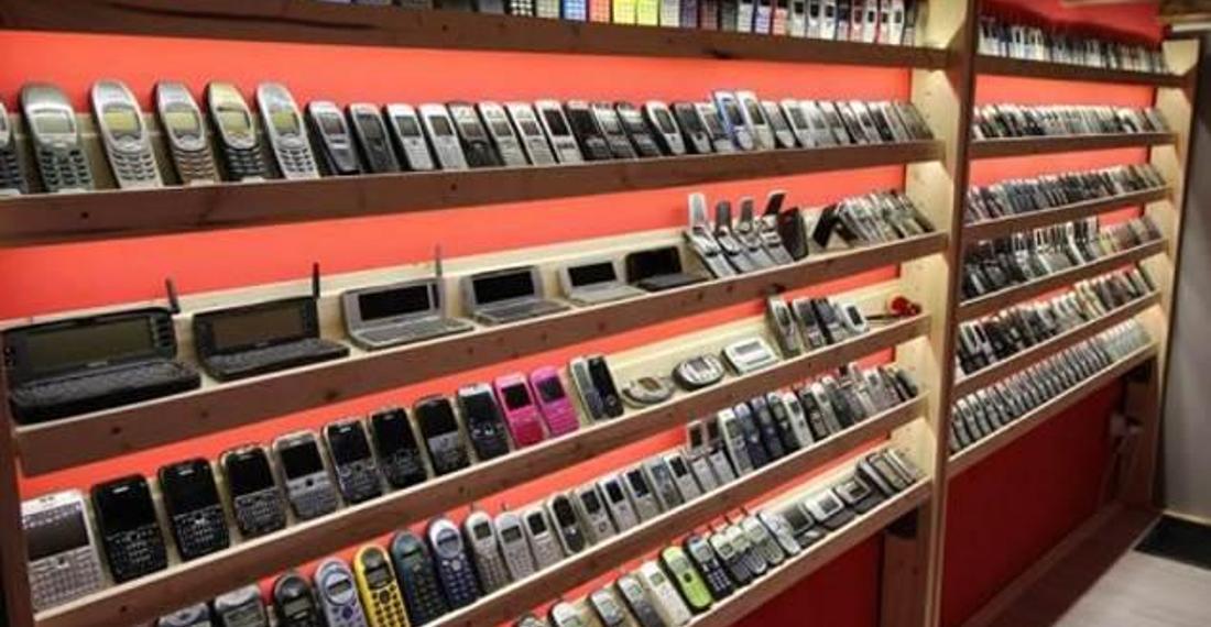 Eski model 3 bin 500 cep telefonu bir müzede toplandı