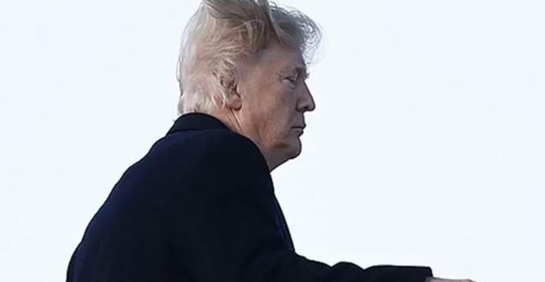 Donald Trump'ın rüzgârda uçuşan saçlarını kıskanmamak mümkün değil