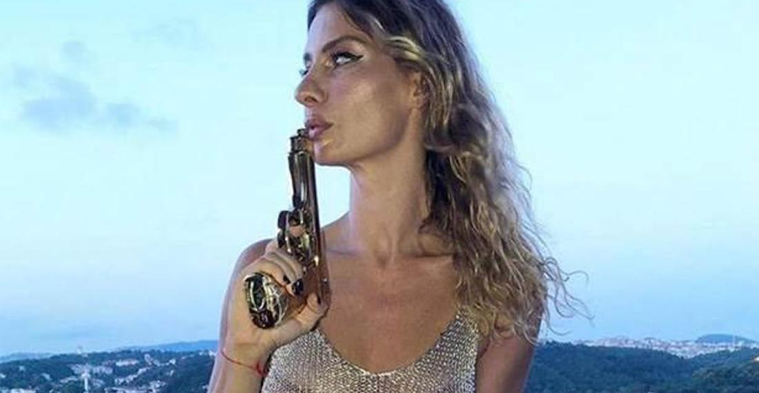 Tuba Ünsal 'silah pozu'nu daha kötü savunamazdı
