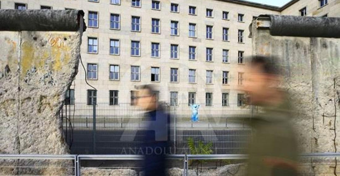 9 Kasım: Berlin Duvarı'nın yıkılışının yıl dönümü