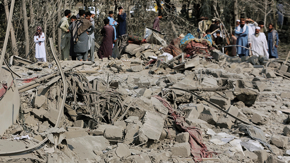 Sınır hattında gerilim tırmanıyor! Pakistan’dan Afganistan’a hava saldırısı: 28 ölü