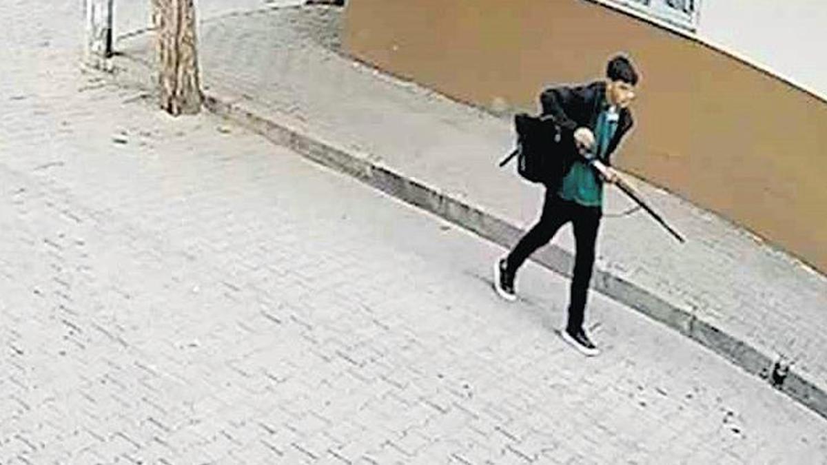 15 yaşındaki öğrenciden kanlı saldırı! Üçü ağır 11 yaralı