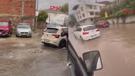 Bursa’da sağanak yağış yolları göle döndürdü