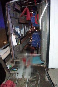 İşçileri taşıyan servis midibüsü devrildi: 5 ölü