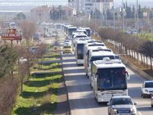 Bayraklı ağır silah konvoyu