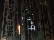 Alevler 79 katlı ünlü gökdeleni sardı, çığlıklar yükseldi