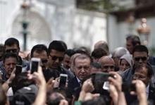 Restore edilen Yıldız Hamidiye Camisi ibadete açıldı