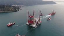 Boğazdan dev geçiyor