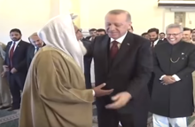 Cumhurbaşkanı Erdoğan Pakistanda Cuma namazında dikkat çeken görüntü