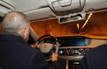 Cumhurbaşkanı Erdoğan Menemen-Aliağa-Çandarlı otoyolunu makam aracıyla test etti