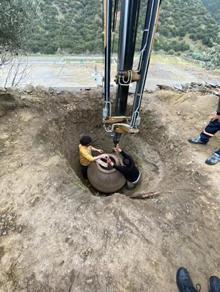 Aydında kaçak kazıda bulunan küp müzeye teslim edildi